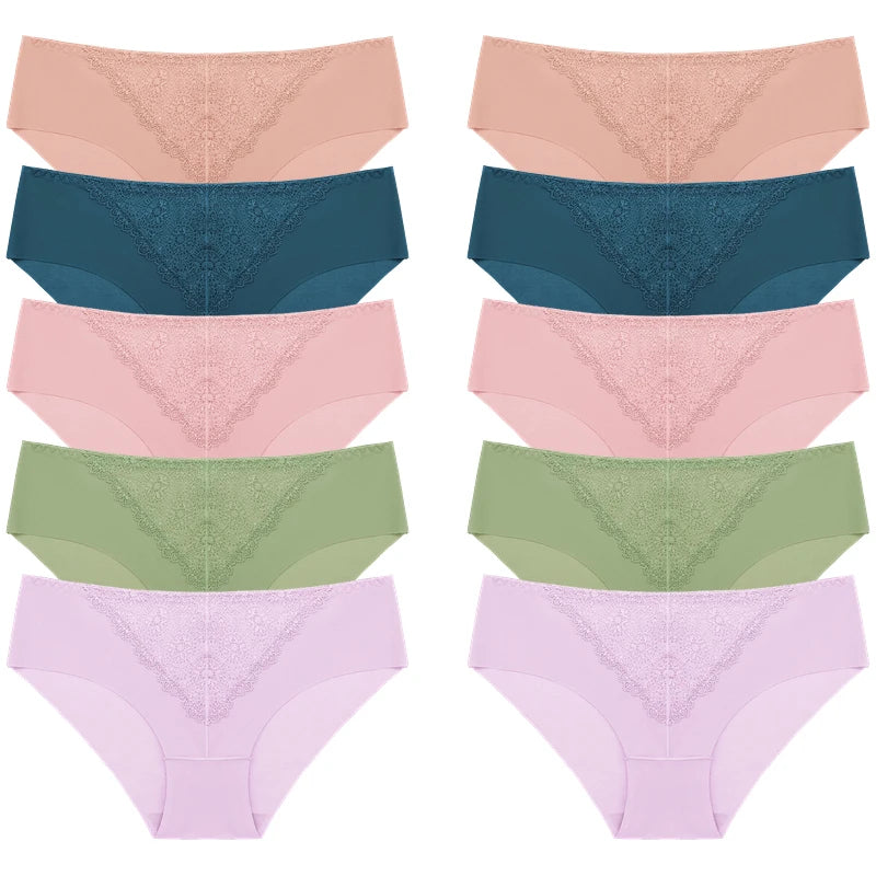 LaceLuxe Panty Set